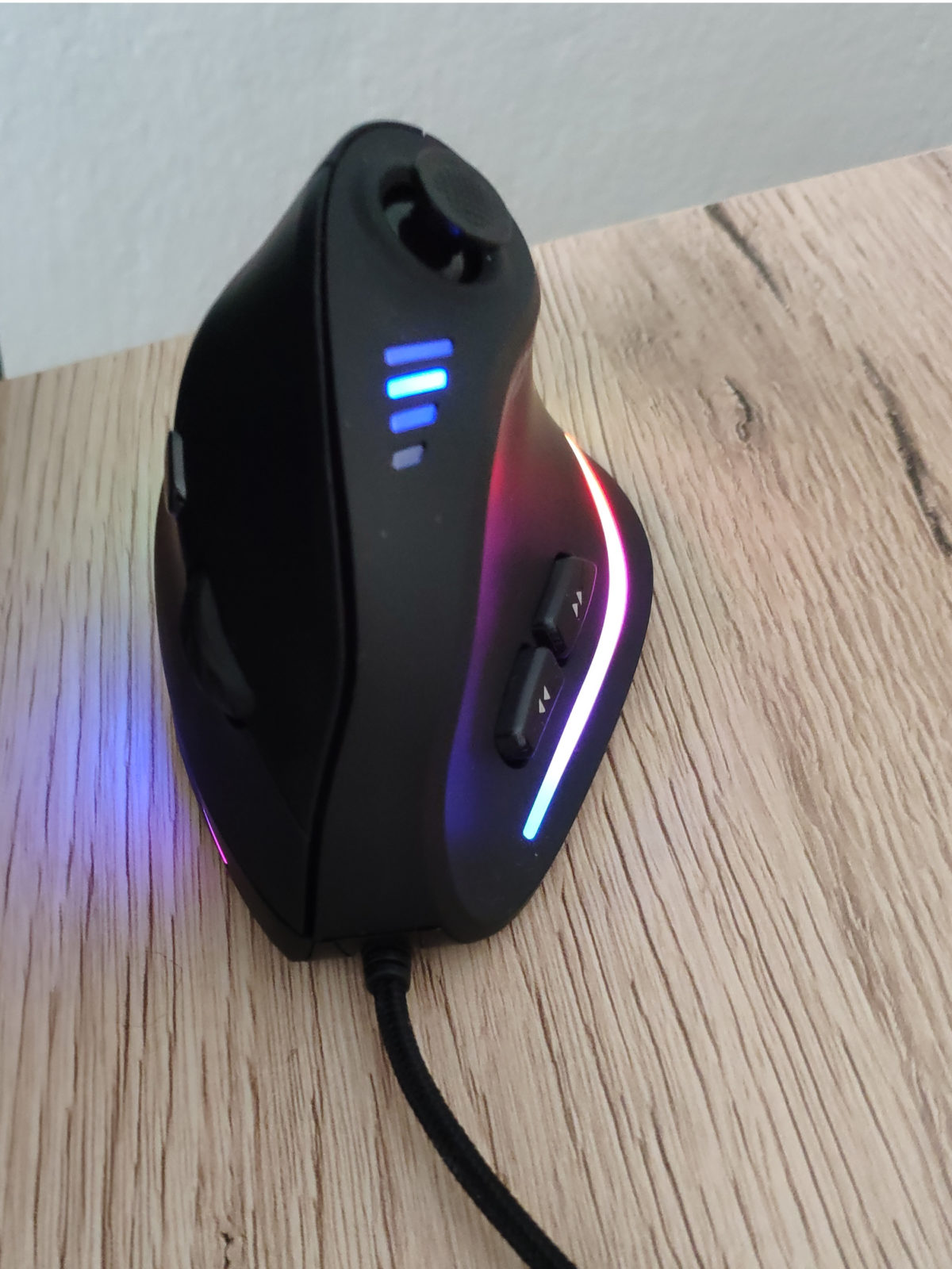 Vertikale Gaming-Maus mit Beleuchtung