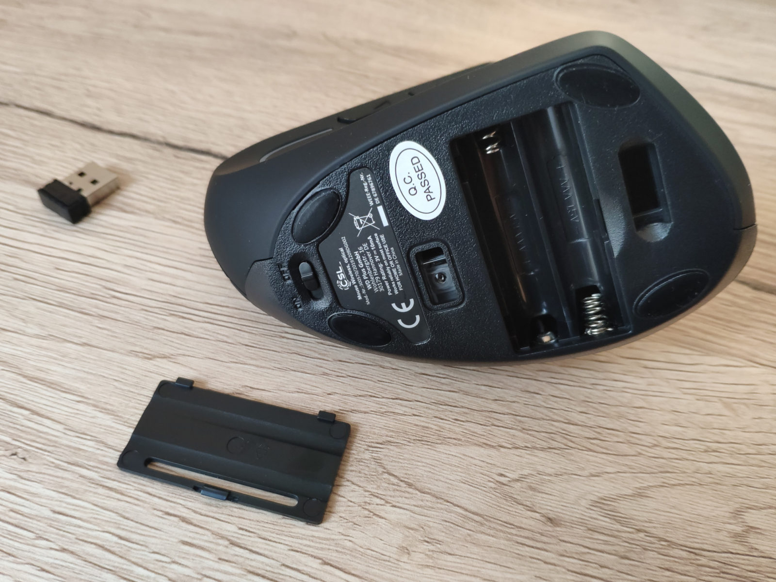 CSL Vertikale Maus: Batterien und Wireless-Empfänger