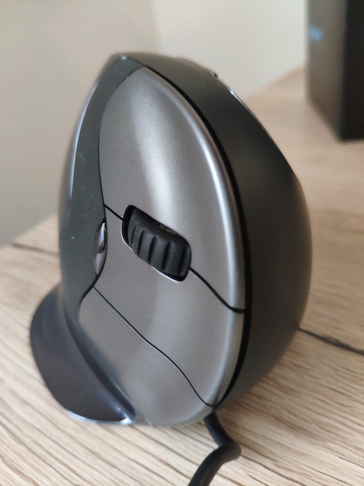 Evoluent Vertical Mouse D - Drei gefurchte Maustasten