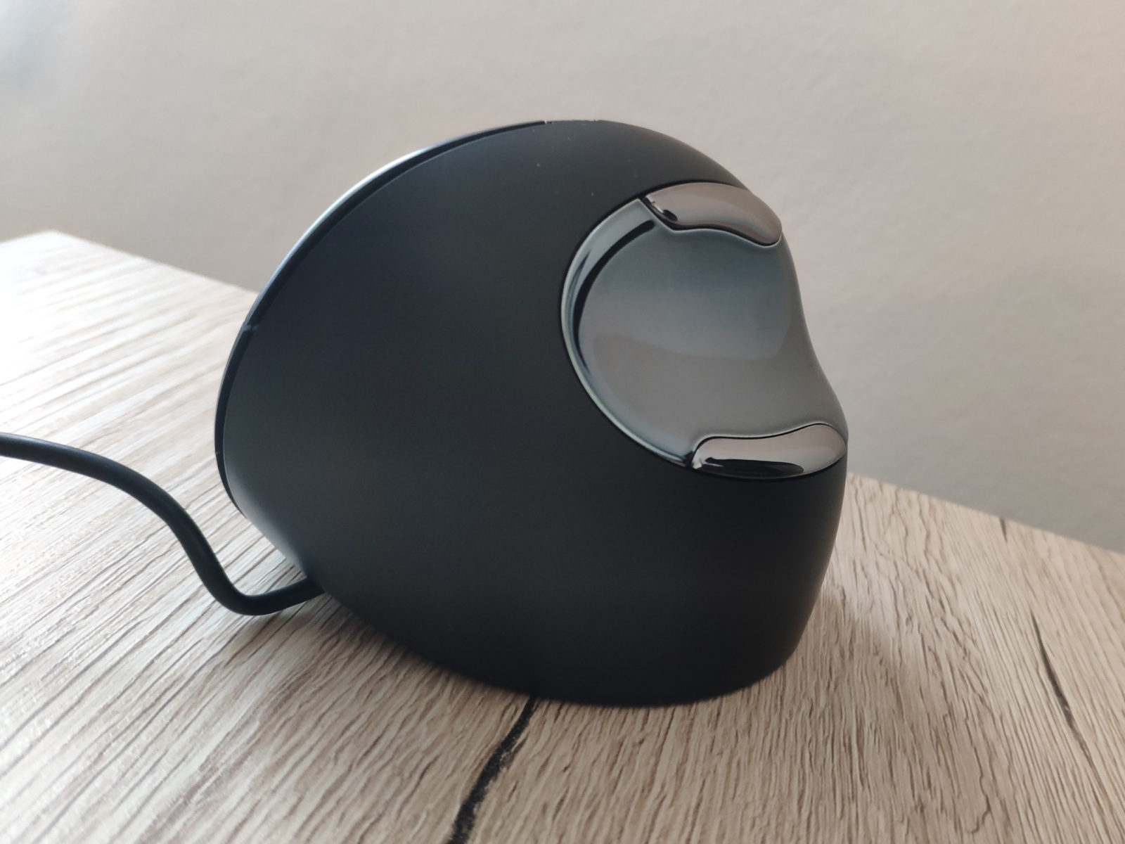 Evoluent Vertical Mouse D - gut platzierte Daumentasten