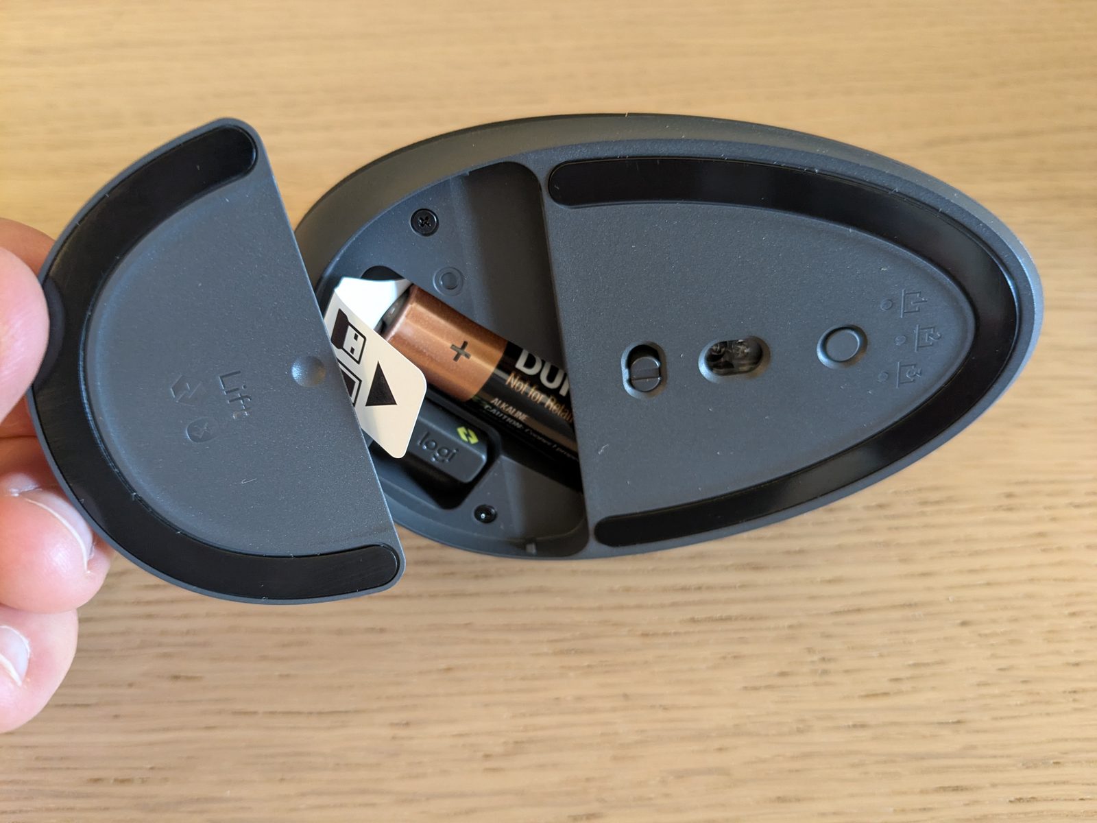 Logitech Lift Lasche & Batterie