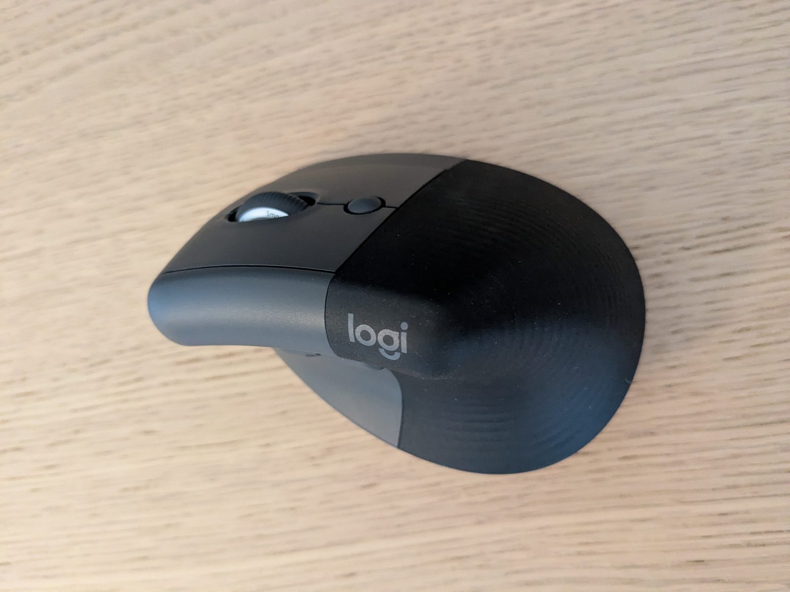 Logitech Lift Standard Version (Rechtshänder)